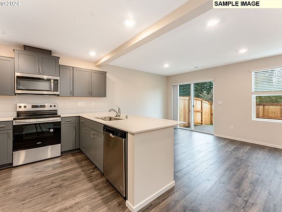 3rd image of 10352 NE 46th St