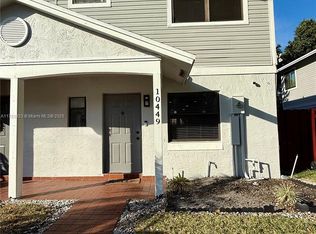 10449 NW 6th St, Pembroke Pines, FL 33026