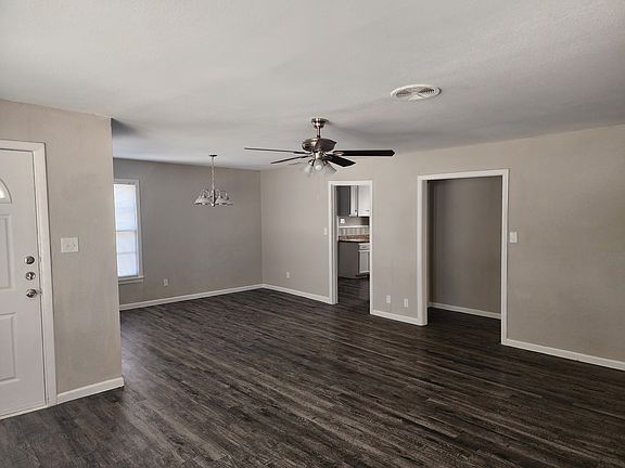 5th image of 4901 Trail Lake Dr