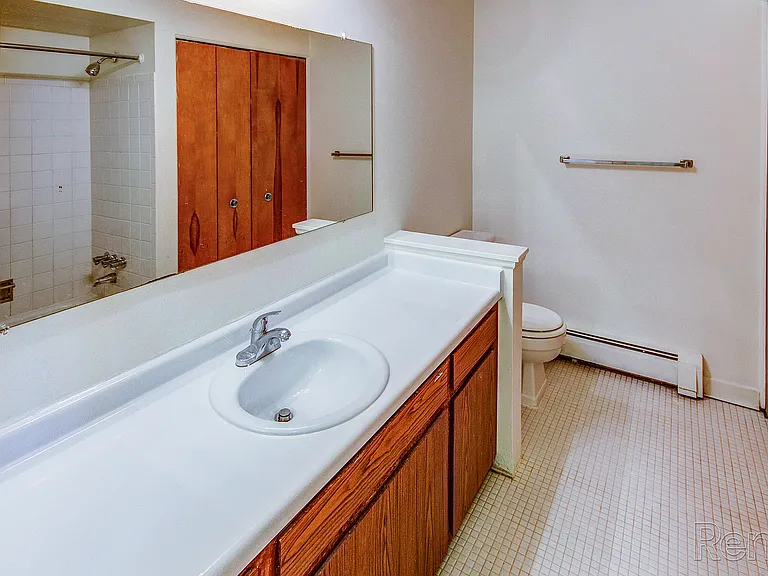 Wagon Wheel Apartments — Photo 24
