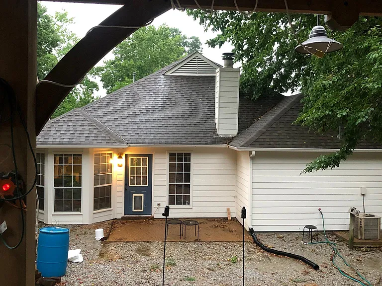 1055 Nolan Ln — Photo 2