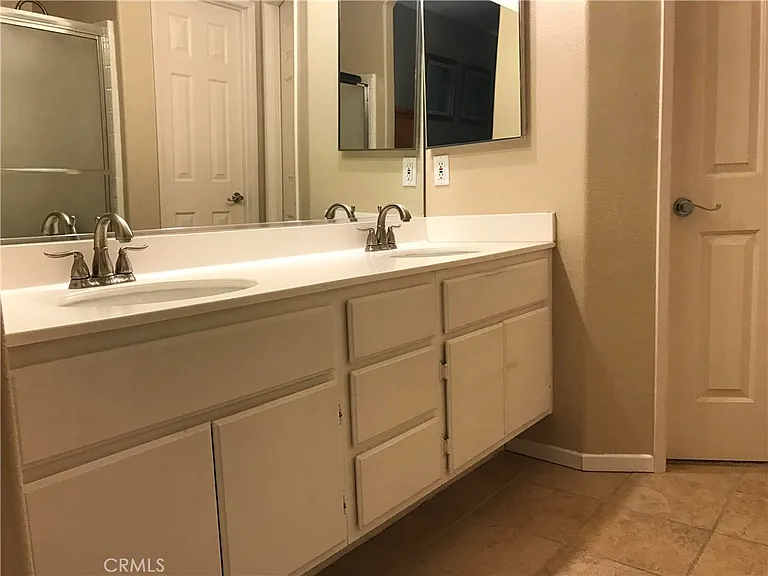 1039 S Positano Ave — Photo 27