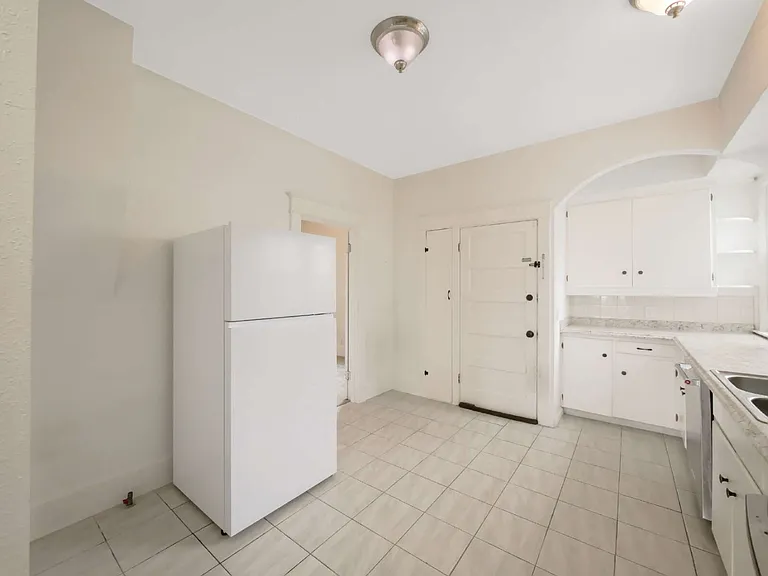 3615 Colby Ave — Photo 4