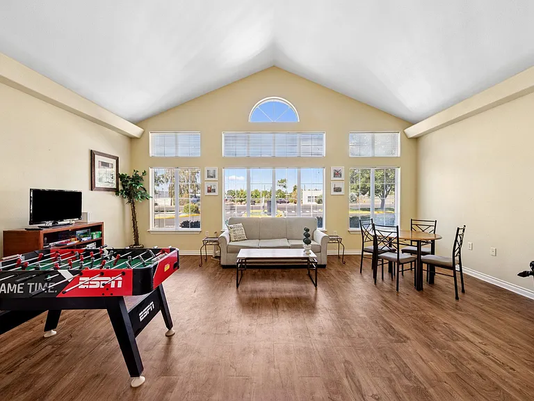 Lion's Gate Apartments in Walla Walla, Washington Clubhouse Lounge