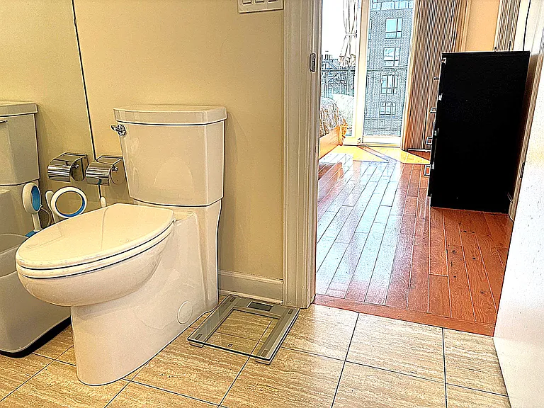 622 N May St #C — Photo 16
