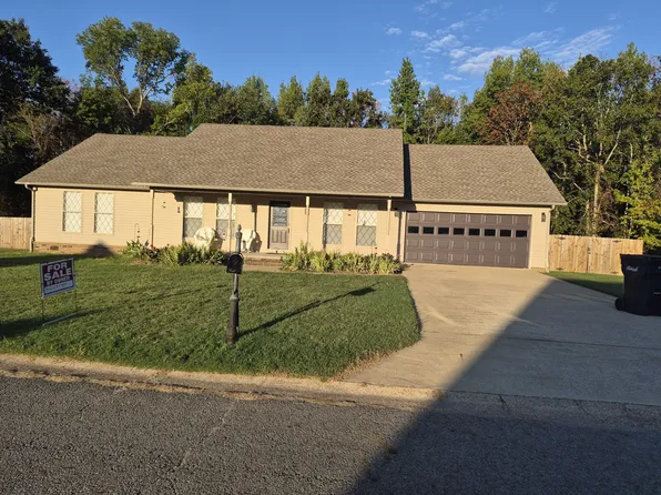 107 Walnut Heights Dr, Batesville, AR 72501