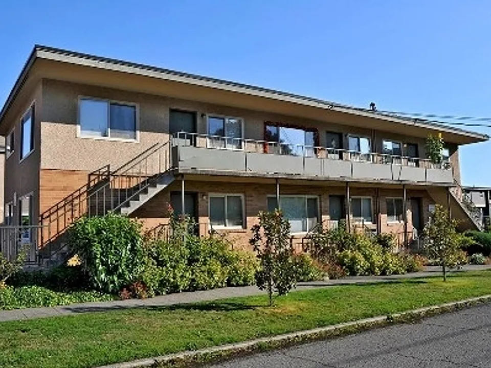 1720 E John St #205