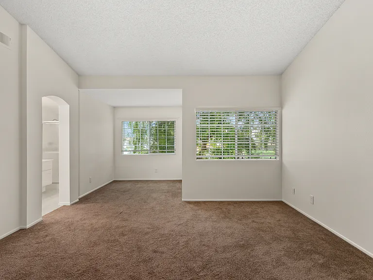 66 Christamon S — Photo 22