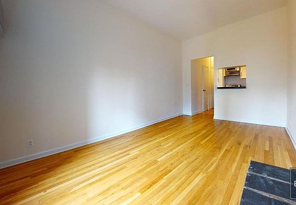 3rd image of 171 E 83rd St APT 6F