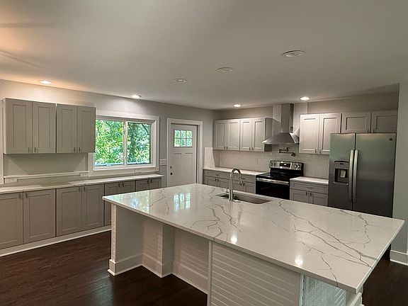 2nd image of 200 Sherwood Dr