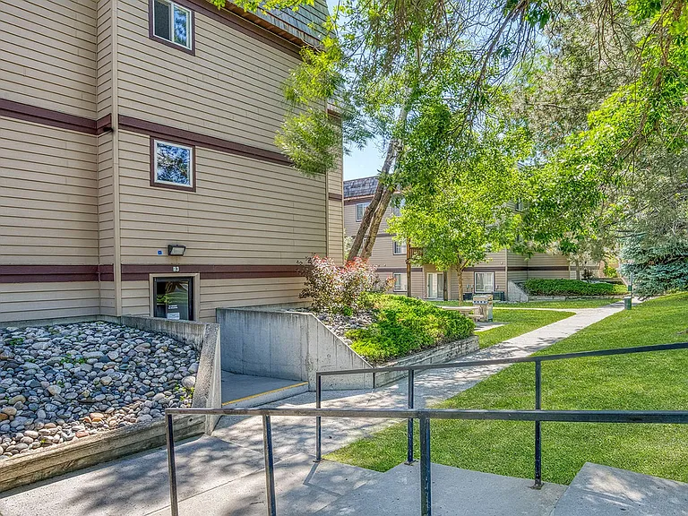 Rocky Meadows Apartments — Photo 15