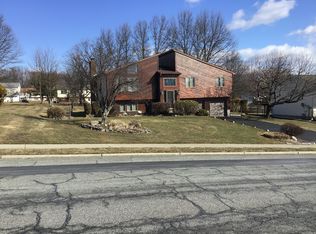 26 Woodstock Ln, Middletown, NY 10941