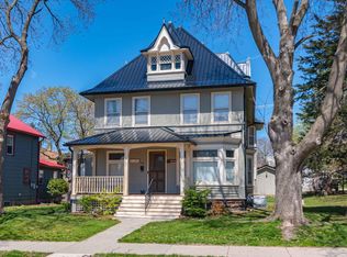 215 4th St, Baraboo, WI 53913