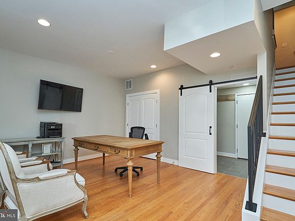 5th image of 2030 Westmoreland St