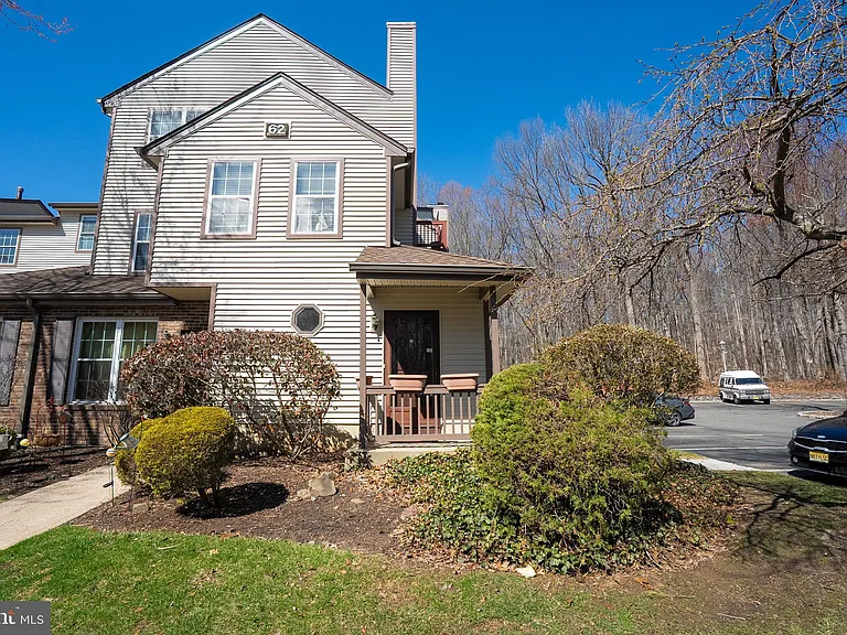 6202 Cedar Ct — Photo 1