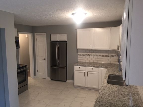 3rd image of 7270 Maplewood Dr
