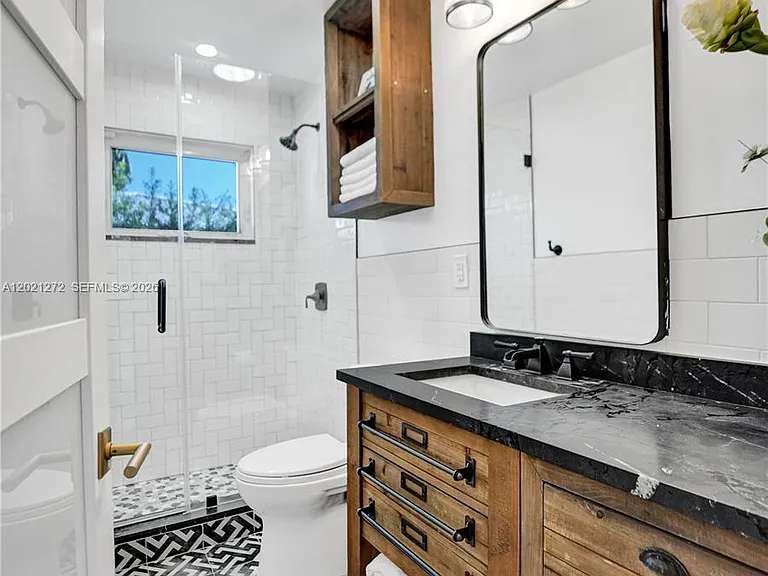 1230 Adams St — Photo 14