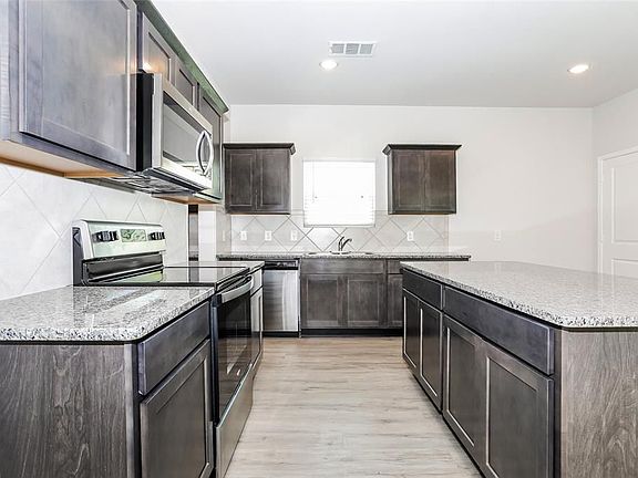 5th image of 15218 Estrella Ct W