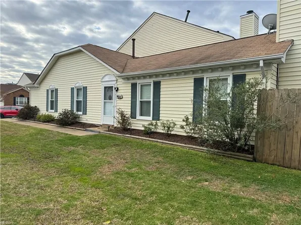 1631 Sword Dancer Dr, Virginia Beach, VA 23454