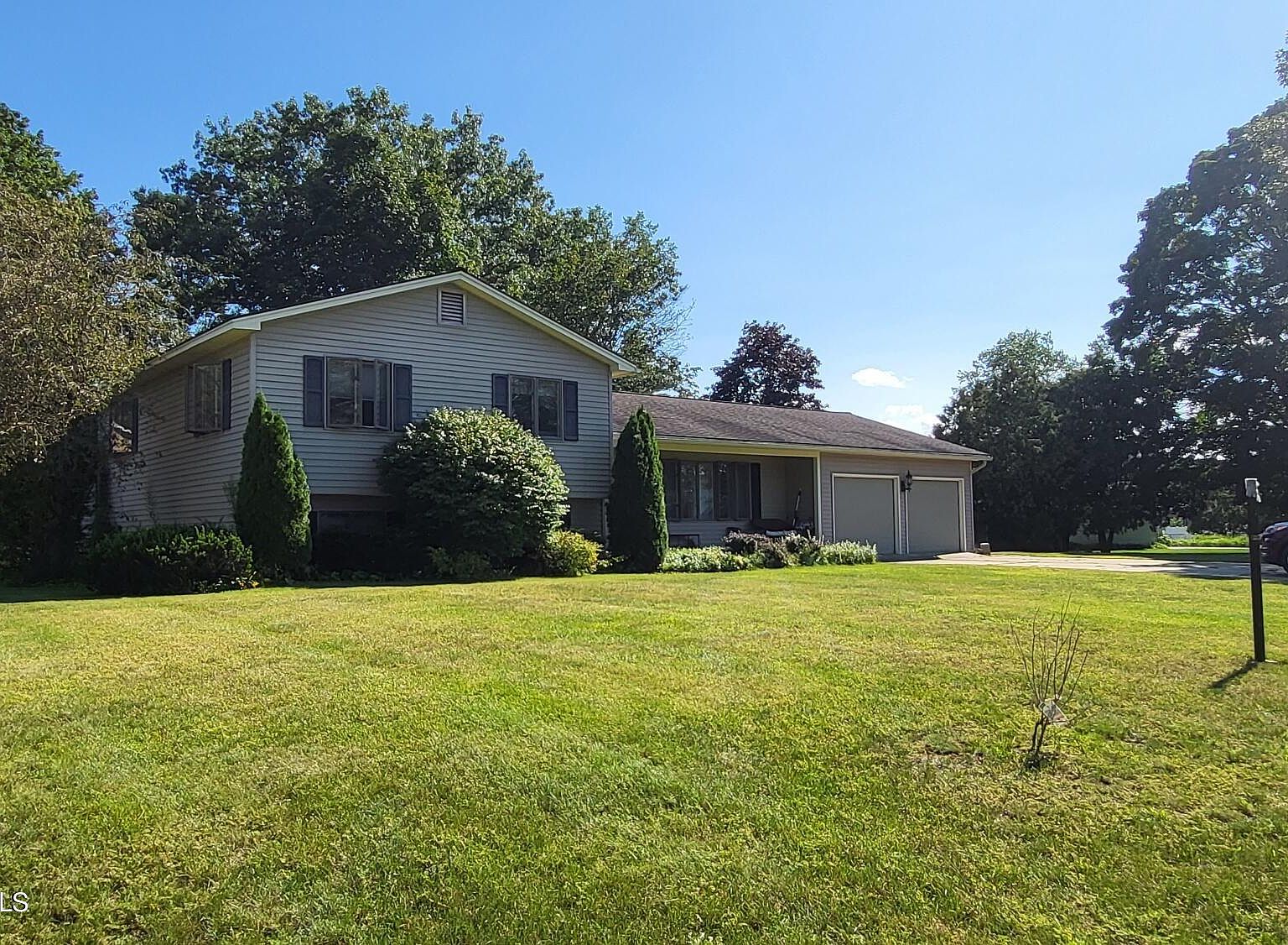 12 Woodcrest Drive, South Glens Falls, NY 12803 MLS 202323357 Zillow