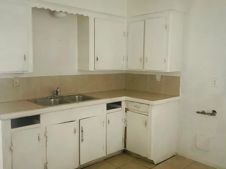 807 Patti Ln — Photo 7
