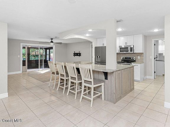 2nd image of 3707 Sunny Dr