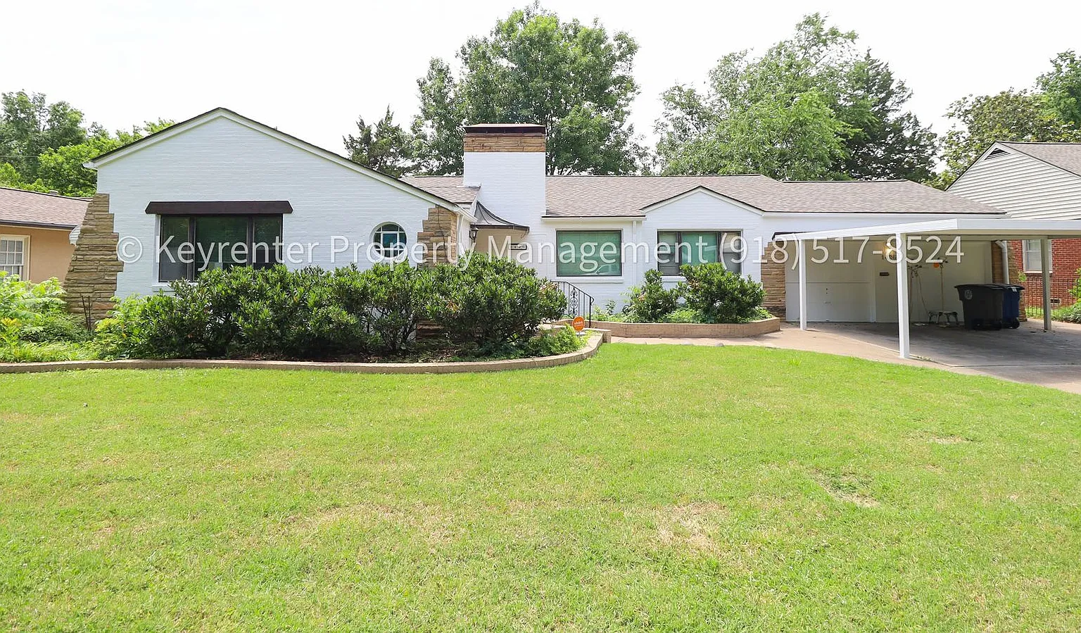 Beautifully Redone 3 Bedroom House! Available for Immediate Move in! — Photo 1