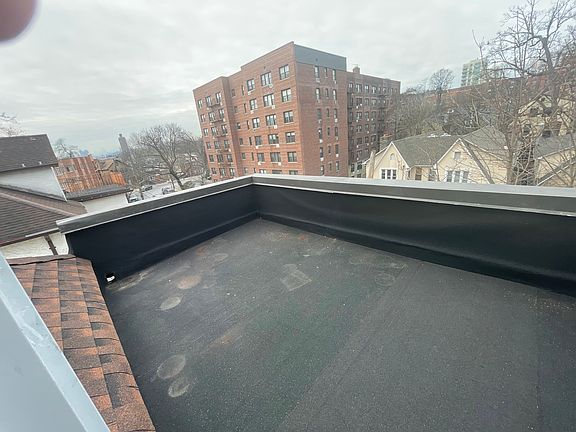 4th image of 3240 Cambridge Ave