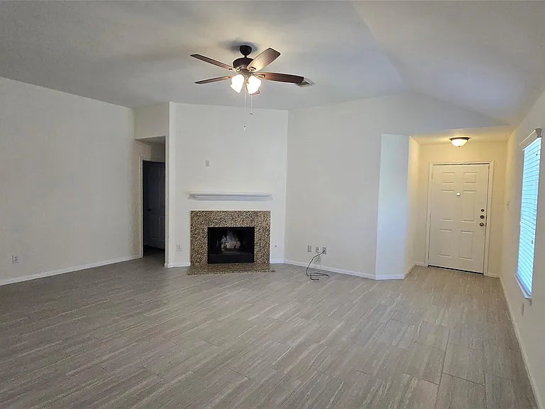 1823 Creegan Park Ct — Photo 3