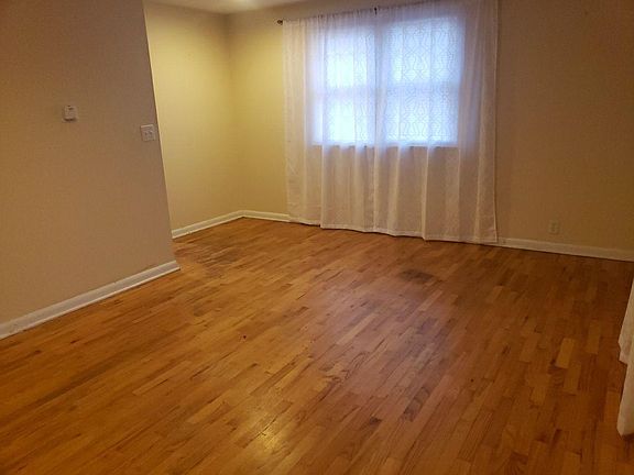 5th image of 3300 S Lowell Blvd
