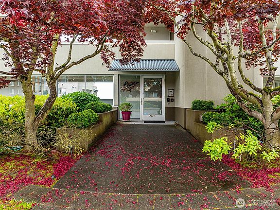 3rd image of 4457 44th Avenue SW #101