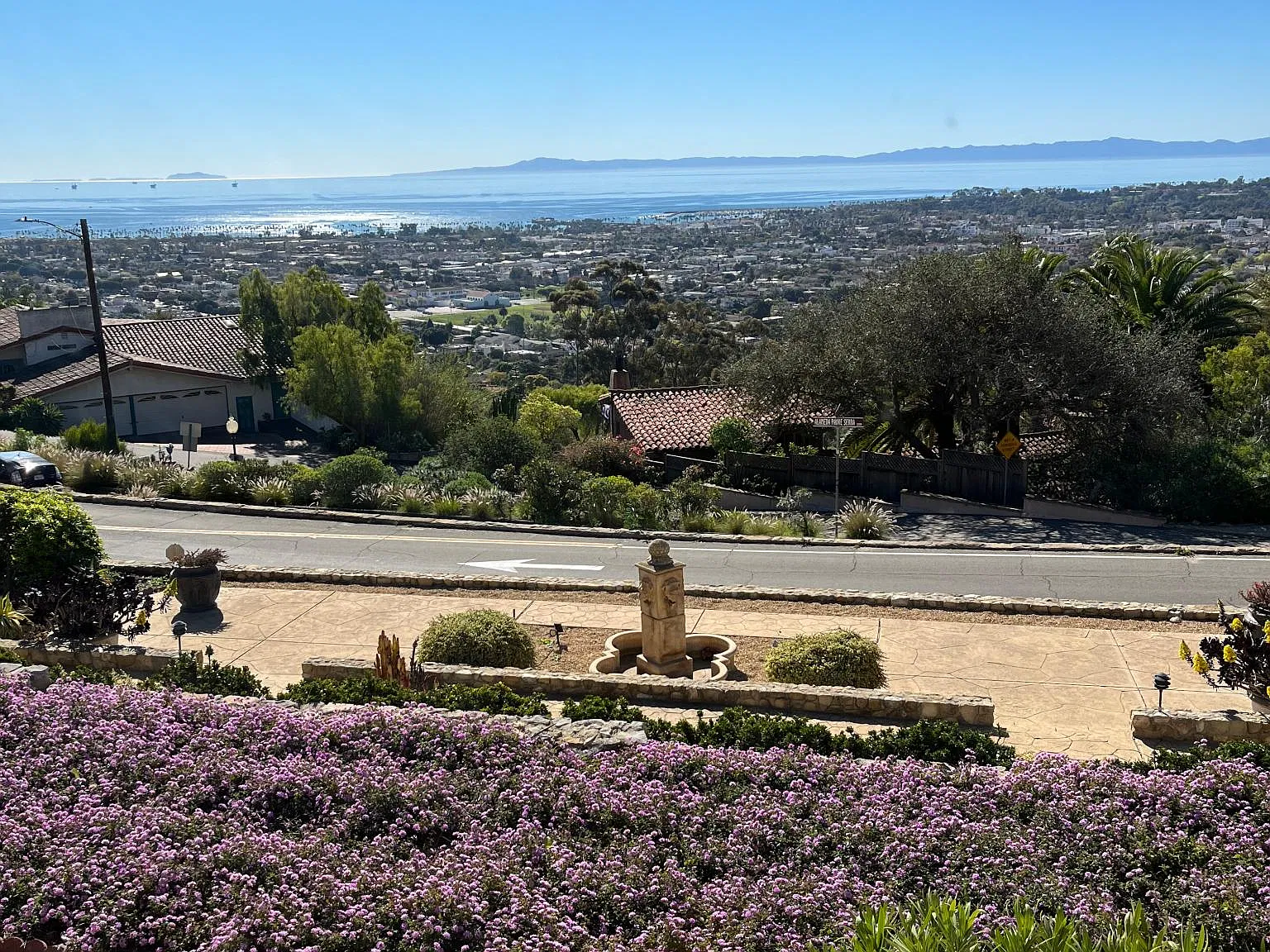 Alameda Padre Serra, Santa Barbara — Photo 1