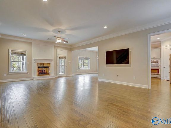 5th image of 116 Creekmound Dr