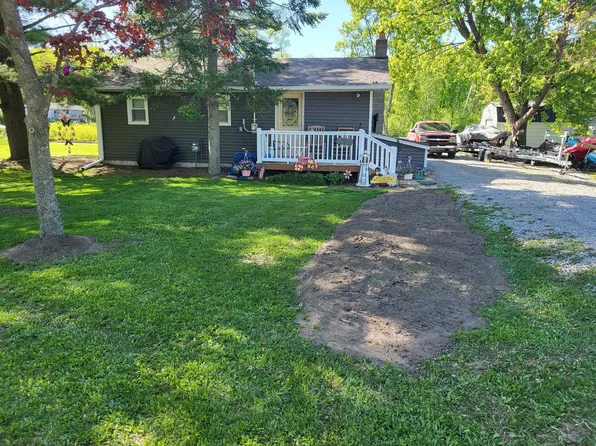 4737 N Peninsula Rd, Hale, MI 48739
