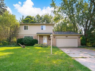 6547 Meadowwood Ln, Grand Blanc, MI, 48439