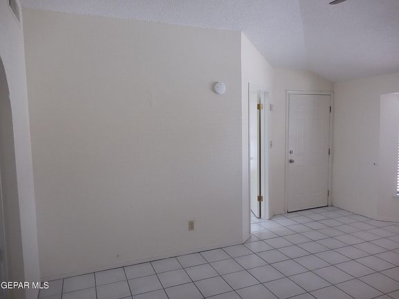 4th image of 11392 Lake Erie Dr