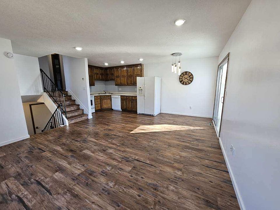 1st image of 8792 N Maplebrook Cir #8792