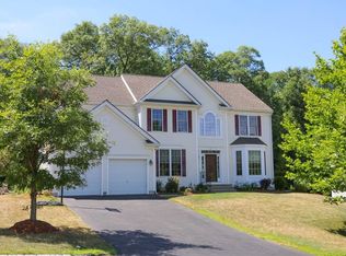 12 Poplar St, South Grafton, MA 01560