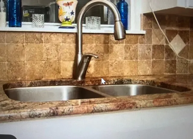 109 Lawrence Dr — Photo 13