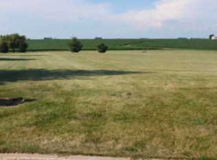 906 Moser Ct, Roanoke, IL 61561