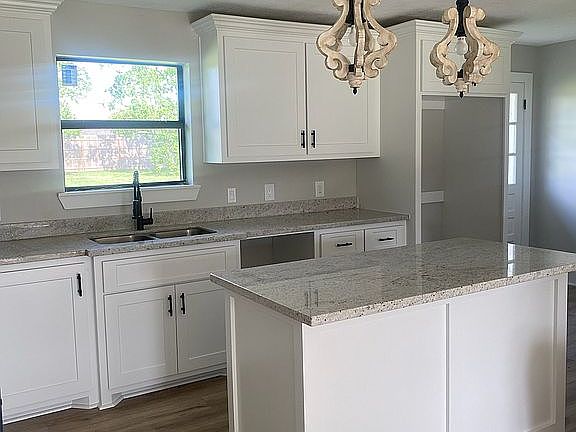 3rd image of 5809 Nobie Ln