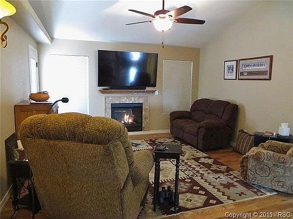 Gas Fireplace In Living Room!