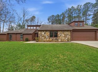2735 Shadow Pine Dr, Roswell, GA 30076