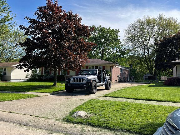2nd image of 48309 Donahue Dr