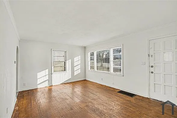 2 bed, $1,200 — Photo 2