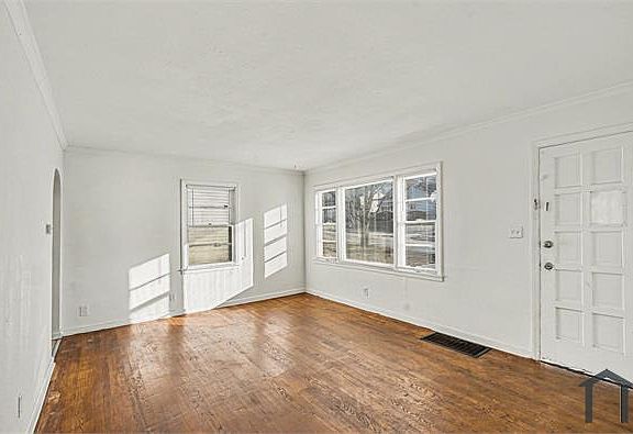 2nd image of 7412 Bellefontaine Ave