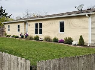 52 Fountain Lake Dr, Greenfield, IN 46140