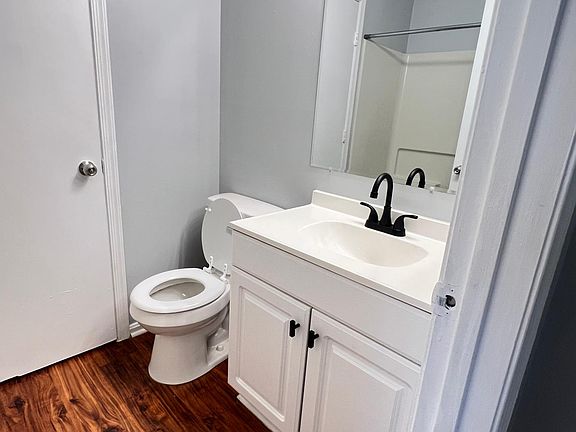3rd image of 46359 Columbus Dr Unit 606