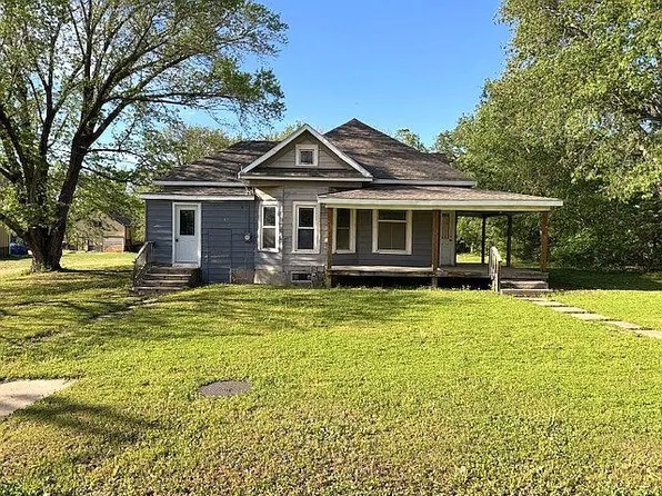 201 E 6th St, Delphos, KS 67436