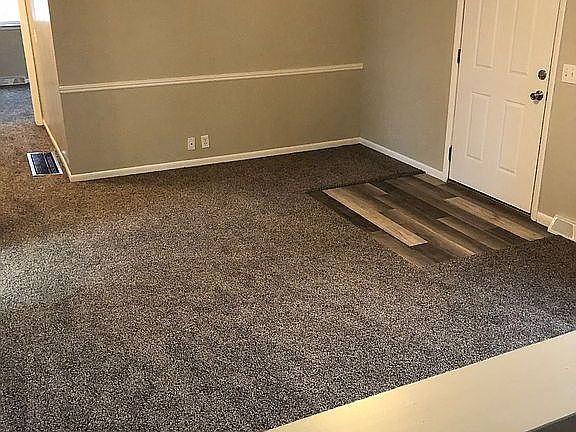 5th image of 2613 Meadowlark Ln